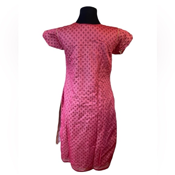 Pink Embroidered Traditional Kurta Tunic - Picture 5 of 16